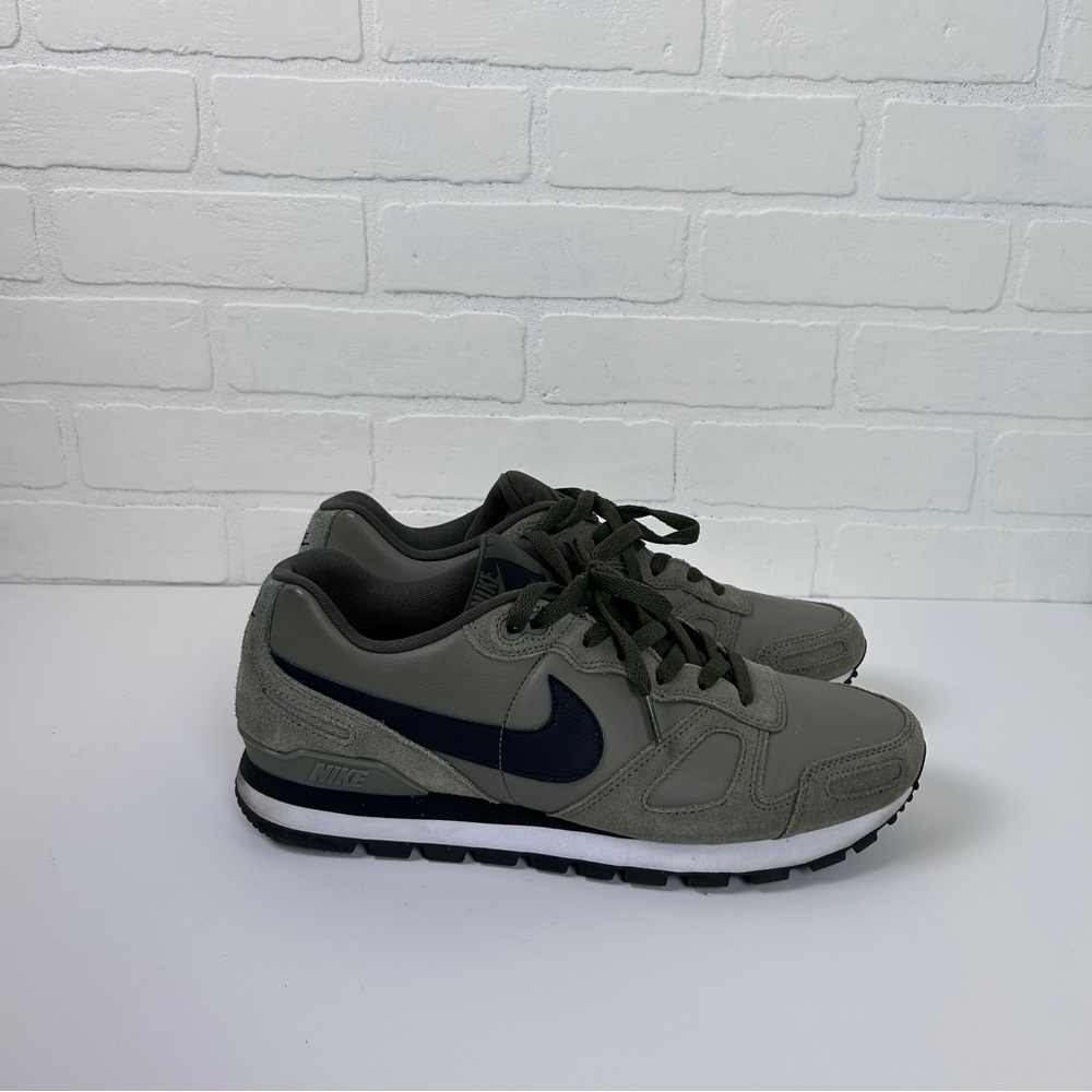 Nike Air Waffle Trainer - Picture 3 of 8